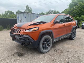 2016 Jeep Cherokee Trailhawk - Exterior Front Left Corner Image